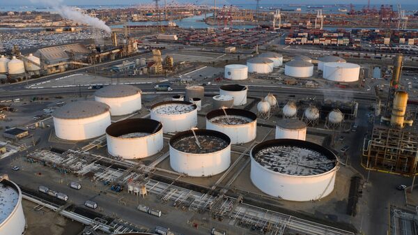 El mercado petrolero busca aliviar la escasez mundial de gasóleo en una carrera contrarreloj El mercado petrolero busca aliviar la escasez mundial de gasóleo en una carrera contrarreloj