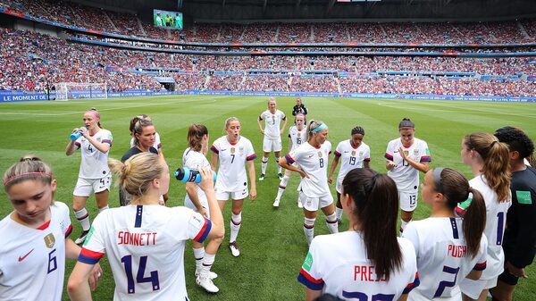 Copa Mundial aumenta presión para que televisoras integren al fútbol femenino Copa Mundial aumenta presión para que televisoras integren al fútbol femenino