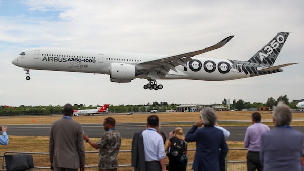 Airbus y Boeing se disputan US$ 21.000 millones en pedidos en feria aeronáutica Airbus y Boeing se disputan US$ 21.000 millones en pedidos en feria aeronáutica