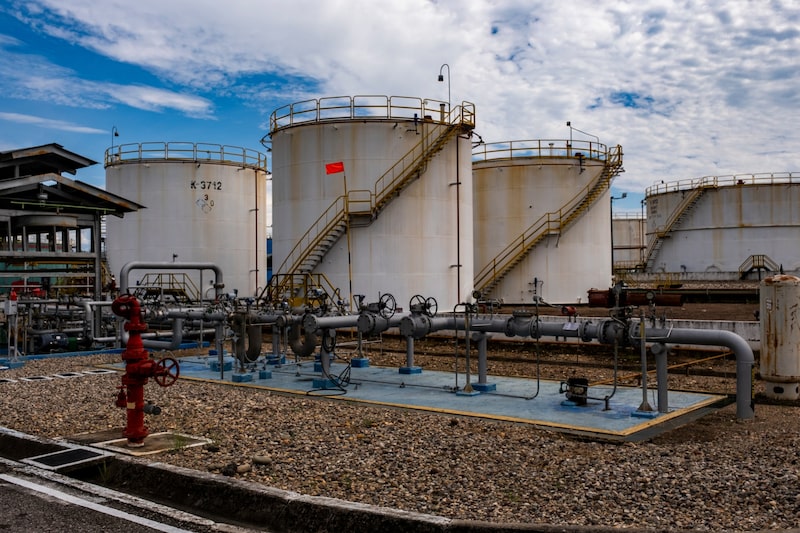 Tanques de almacenamiento de petróleo crudo en Barrancabermeja, departamento de Santander, Colombia. Fotógrafo: Esteban Vanegas/Bloomberg. Tanques de almacenamiento de petróleo crudo en Barrancabermeja, departamento de Santander, Colombia. Fotógrafo: Esteban Vanegas/Bloomberg.