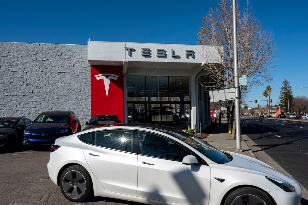 En el cuarto trimestre de 2024, los ingresos de Tesla ascendieron a US$25.700 millones, por debajo de las estimaciones de consenso de US$27.200 millones En el cuarto trimestre de 2024, los ingresos de Tesla ascendieron a US$25.700 millones, por debajo de las estimaciones de consenso de US$27.200 millones