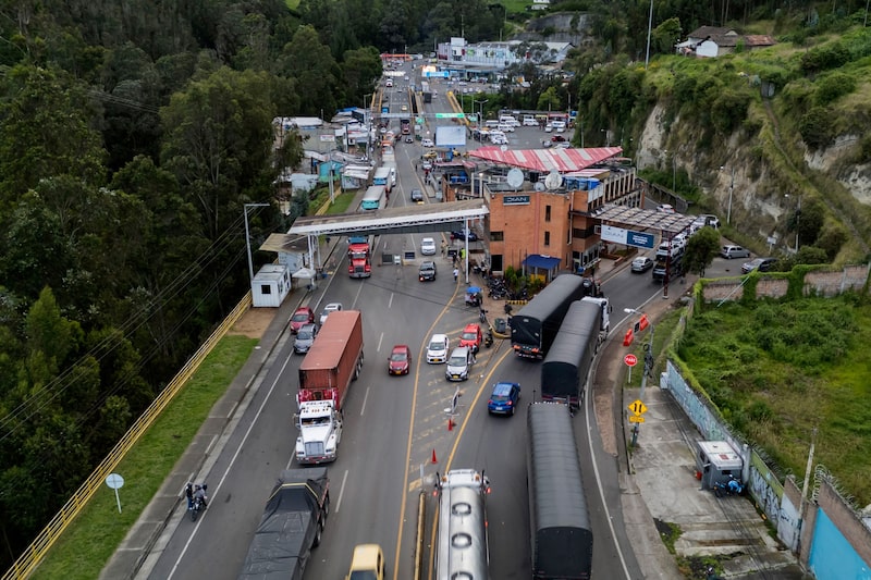 Frontera entre Colombia y Ecuador. Frontera entre Colombia y Ecuador.