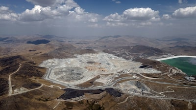 Comunidad indígena de Perú ofrece comprar parte de una concesión de cobre de la minera china MMG Comunidad indígena de Perú ofrece comprar parte de una concesión de cobre de la minera china MMG
