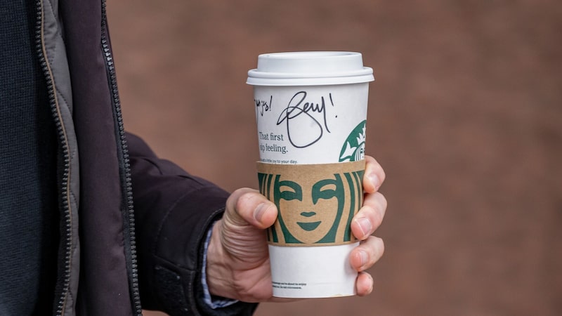 Starbucks busca novos hubs de tecnologia nos EUA e no exterior para reduzir custos Starbucks busca novos hubs de tecnologia nos EUA e no exterior para reduzir custos
