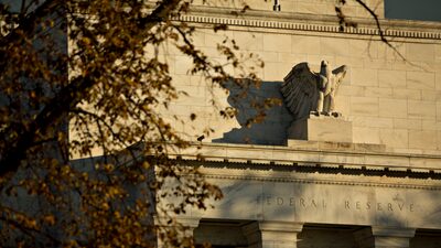 Halcones de la Fed frenan expectativas de otro recorte de tasas por presión inflacionaria Halcones de la Fed frenan expectativas de otro recorte de tasas por presión inflacionaria