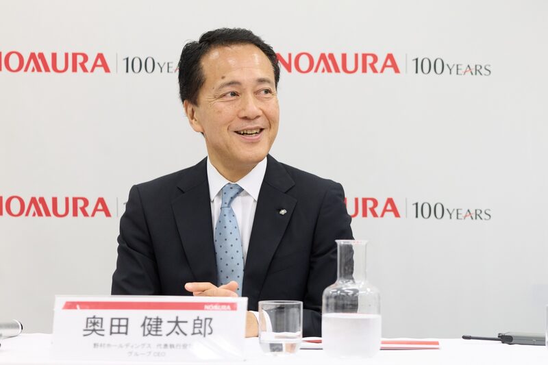 Kentaro Okuda, CEO da Nomura, chegou a cortar próprio salário no ano passado Kentaro Okuda, CEO da Nomura, chegou a cortar próprio salário no ano passado