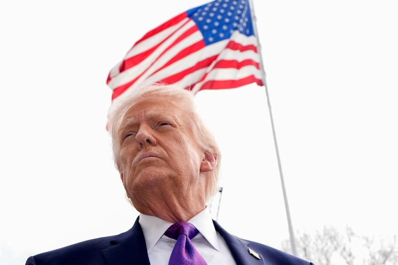 Trump amenaza con aplazar la cumbre con Xi si China no le ayuda en el estrecho de Ormuz. Trump amenaza con aplazar la cumbre con Xi si China no le ayuda en el estrecho de Ormuz.