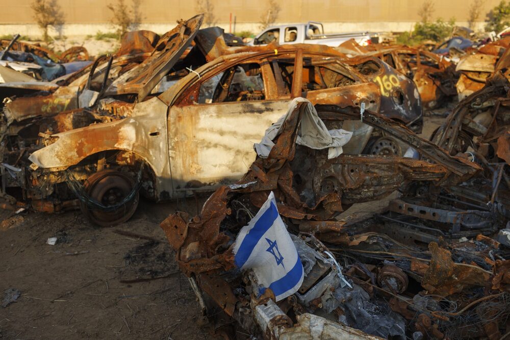 Cementerio de vehículos destruidos en el atentado del 7 de octubre perpetrado por militantes de Hamás Cementerio de vehículos destruidos en el atentado del 7 de octubre perpetrado por militantes de Hamás