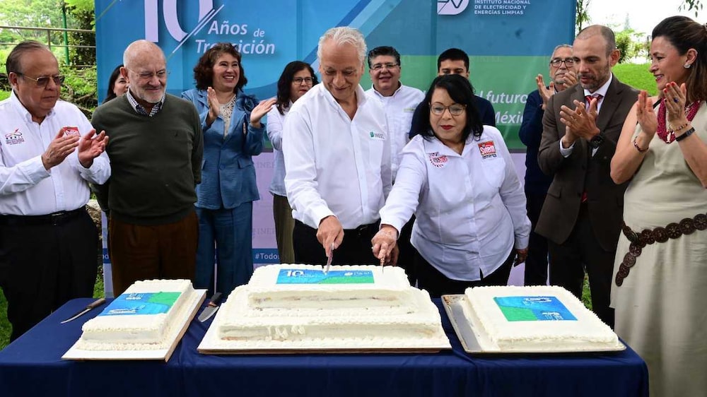 Víctor Gómez Padilla participando en un evento del Instituto Nacional de Electricidad y Energías Limpias Víctor Gómez Padilla participando en un evento del Instituto Nacional de Electricidad y Energías Limpias