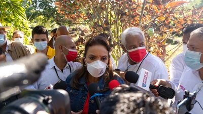 Candidata de esquerda em Honduras afirma vitória com ampla vantagem Candidata de esquerda em Honduras afirma vitória com ampla vantagem