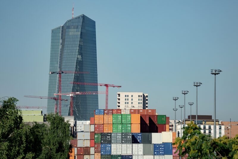 Funcionarios del BCE se inclinan por mantener tasas estables en septiembre. Funcionarios del BCE se inclinan por mantener tasas estables en septiembre.