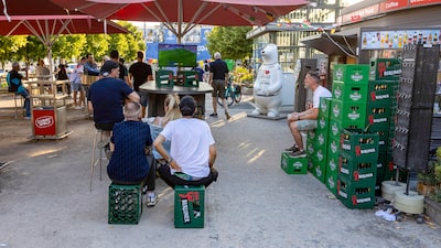 BCE pausa recortes de tasas aunque la economía aún enfrenta múltiples amenazas: encuesta BCE pausa recortes de tasas aunque la economía aún enfrenta múltiples amenazas: encuesta