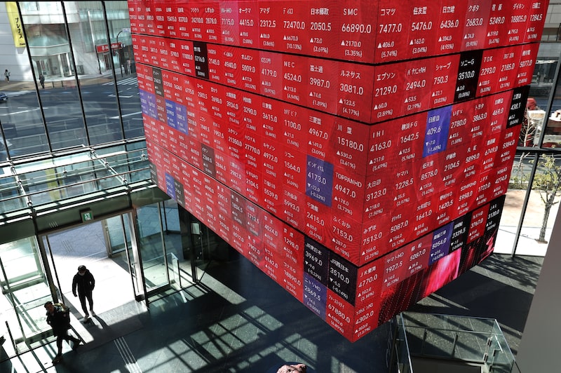 Las acciones en Asia suben, mientras Nvidia recorta sus ganancias iniciales Las acciones en Asia suben, mientras Nvidia recorta sus ganancias iniciales