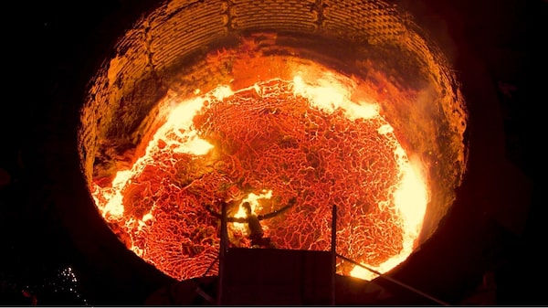 Video: robots con IA saltan en un horno en un final a lo ‘Terminator 2′ ideado por Schwarzenegger Video: robots con IA saltan en un horno en un final a lo ‘Terminator 2′ ideado por Schwarzenegger