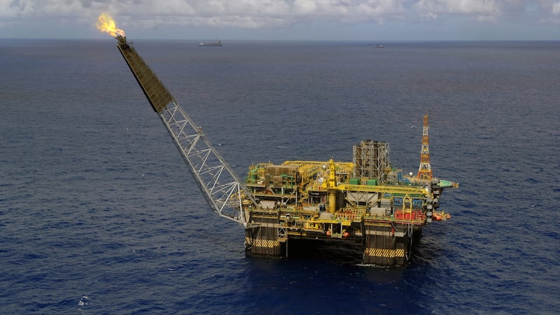 Petrobras mantém plataforma P-52 parada há nove meses e sem previsão de retomada Petrobras mantém plataforma P-52 parada há nove meses e sem previsão de retomada