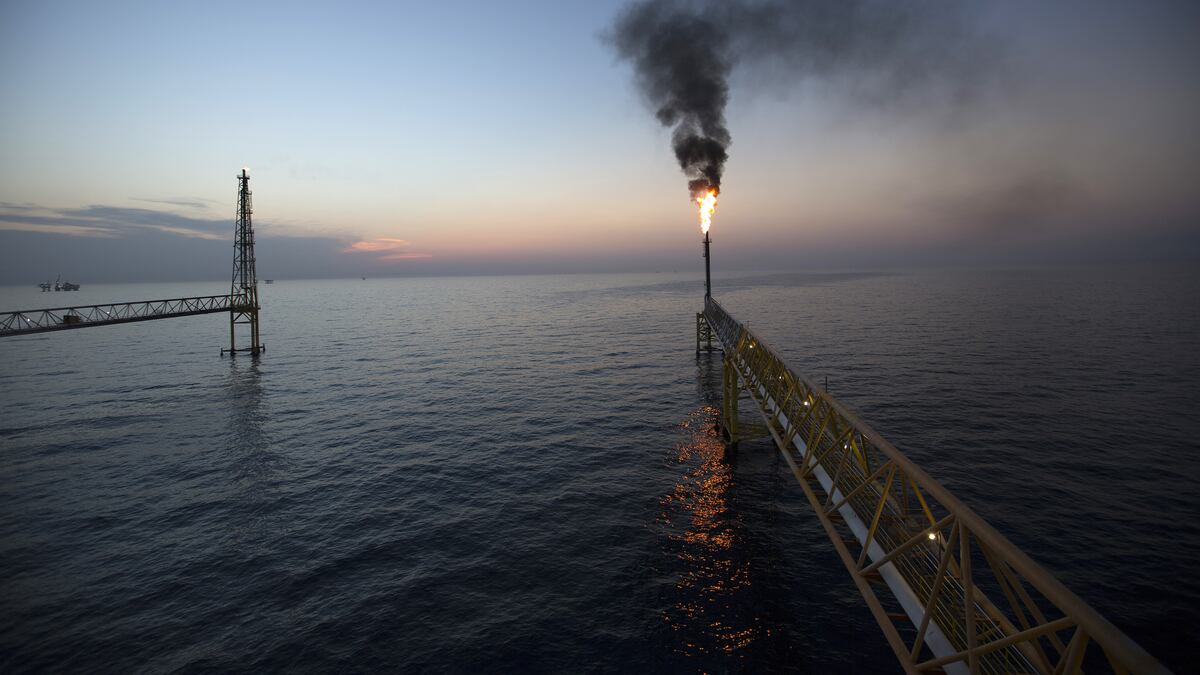 Petróleo de México cae a su nivel más bajo en 5 meses luego de la tregua entre EE.UU. e Irán