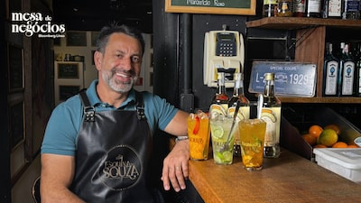 Três esquinas: Como Souza fez de coxinha, caipirinha e chopp uma receita de R$ 3 mi Três esquinas: Como Souza fez de coxinha, caipirinha e chopp uma receita de R$ 3 mi