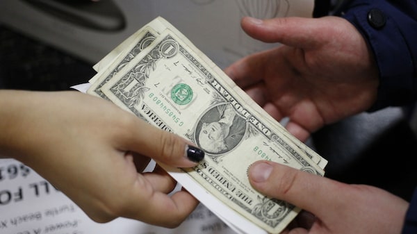 Inflación y gasto de consumidores en EE.UU. se ralentizan: economía se está enfriando Inflación y gasto de consumidores en EE.UU. se ralentizan: economía se está enfriando