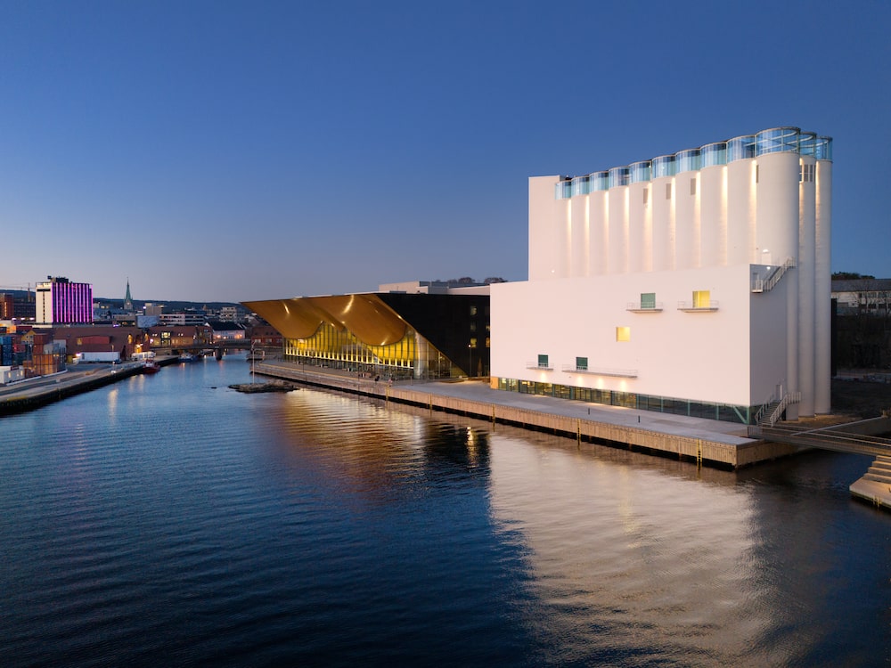 El museo Kunstsilo en Noruega. El museo Kunstsilo en Noruega.