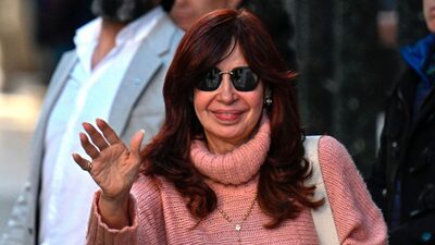 Cristina Kirchner é condenada a seis anos de prisão por corrupção Cristina Kirchner é condenada a seis anos de prisão por corrupção