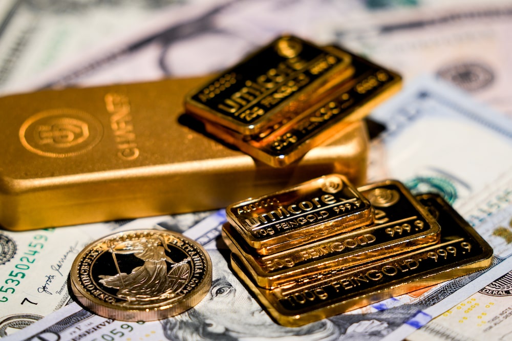 Gold Tops $5,500 as Record Rally Gains Pace Gold Tops $5,500 as Record Rally Gains Pace