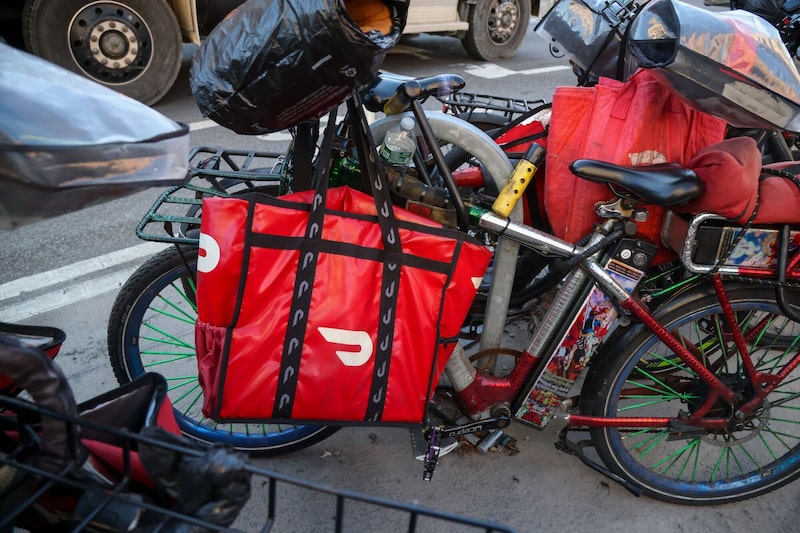 Una bolsa de DoorDash en el barrio de Brooklyn, Nueva York, EE.UU., el jueves 15 de enero de 2026. Una bolsa de DoorDash en el barrio de Brooklyn, Nueva York, EE.UU., el jueves 15 de enero de 2026.