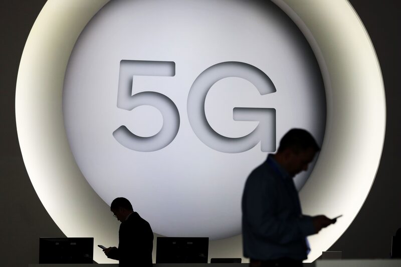 Bloomberg Línea consulta a expertos y operadores sobre cómo las telcos utilizan alianzas y tecnología innovadora para enfrentar los altos costes con la implantación de la red 5G y aumentar su rentabilidad Bloomberg Línea consulta a expertos y operadores sobre cómo las telcos utilizan alianzas y tecnología innovadora para enfrentar los altos costes con la implantación de la red 5G y aumentar su rentabilidad