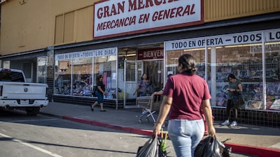 Si los latinos en Estados Unidos fueran un país, superarían el PIB de estas potencias mundiales Si los latinos en Estados Unidos fueran un país, superarían el PIB de estas potencias mundiales