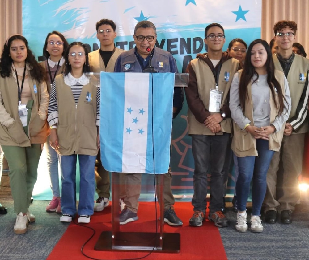 En conferencia de prensa, la Red por la Defensa de la Democracia (RDD) compartió su primer Boletín Informativo del proceso electoral. En conferencia de prensa, la Red por la Defensa de la Democracia (RDD) compartió su primer Boletín Informativo del proceso electoral.