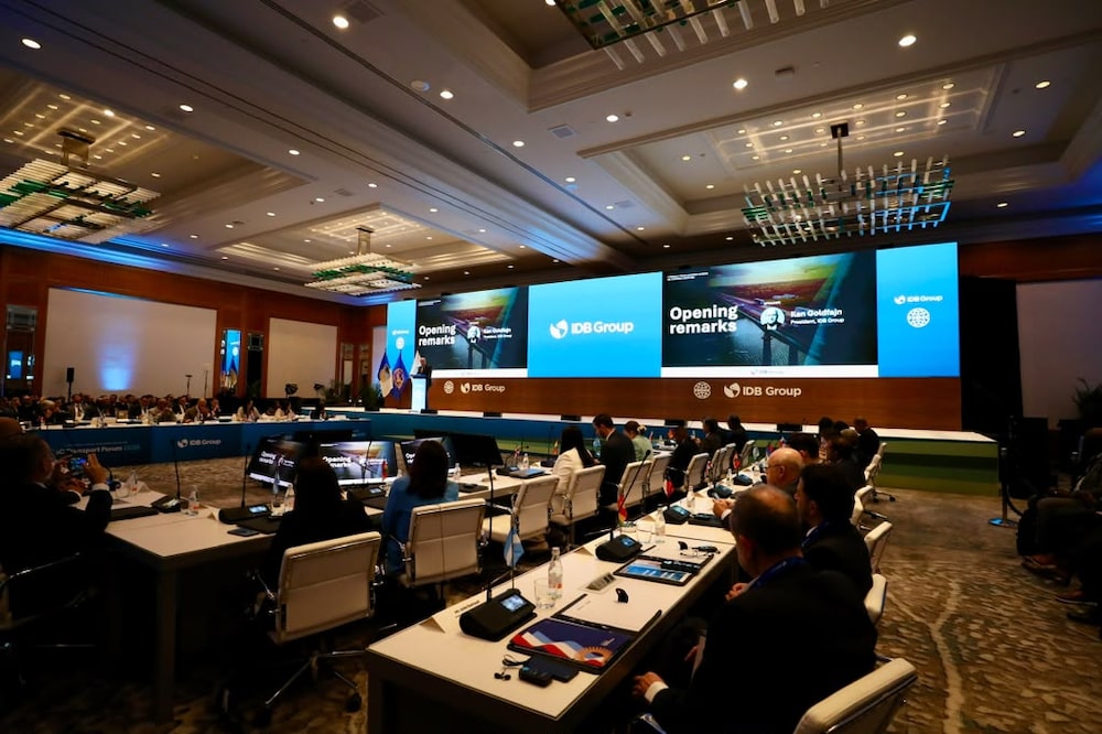 El LAC Transport Forum 2026 reúne en Miami a representantes de gobiernos, empresas e inversionistas para discutir proyectos de infraestructura y transporte en América Latina y el Caribe. El LAC Transport Forum 2026 reúne en Miami a representantes de gobiernos, empresas e inversionistas para discutir proyectos de infraestructura y transporte en América Latina y el Caribe.
