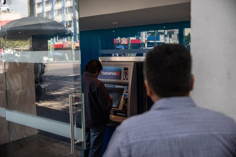 Citibanamex aseguró que los clientes del banco no tienen de qué preocuparse y que seguirá su plan de colocación de cajeros Citibanamex aseguró que los clientes del banco no tienen de qué preocuparse y que seguirá su plan de colocación de cajeros