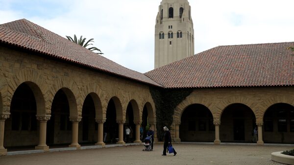Exalumnos y estudiantes critican a Stanford por su respuesta a Hamás Exalumnos y estudiantes critican a Stanford por su respuesta a Hamás