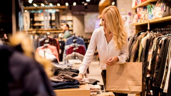 Economía chilena se enfría en diciembre con fuerte caída en ventas minoristas Economía chilena se enfría en diciembre con fuerte caída en ventas minoristas