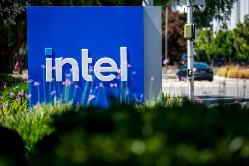 Acciones de Intel suben más de un 9% por rumores de una posible adquisición Acciones de Intel suben más de un 9% por rumores de una posible adquisición