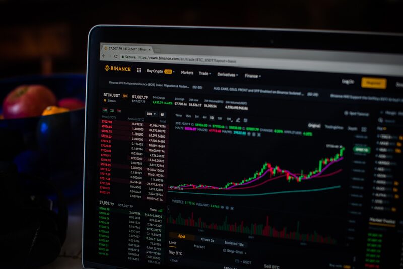 La Comisión Europea indicó que sistemas como el bitcóin deberían regirse por las mismas normas que las transferencias bancarias regulares. La Comisión Europea indicó que sistemas como el bitcóin deberían regirse por las mismas normas que las transferencias bancarias regulares.