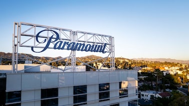 Fitch rebaja a “basura” la deuda de Paramount tras el acuerdo de compra de Warner Bros. Fitch rebaja a “basura” la deuda de Paramount tras el acuerdo de compra de Warner Bros.