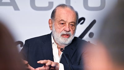 Carlos Slim vende acciones petroleras por valor de US$1.150 millones ante la subida de los precios Carlos Slim vende acciones petroleras por valor de US$1.150 millones ante la subida de los precios