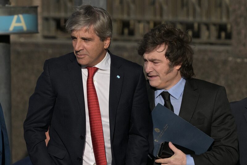 El Gobierno apuesta a los datos de deuda e inflación para reacomodar el escenario post electoral. El Gobierno apuesta a los datos de deuda e inflación para reacomodar el escenario post electoral.