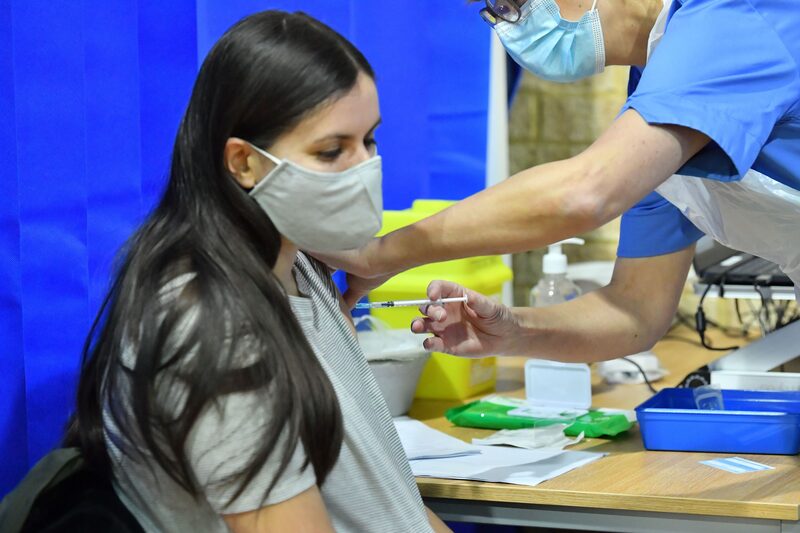 Mujeres embarazadas transmiten protección de vacuna a sus bebés, según estudio Mujeres embarazadas transmiten protección de vacuna a sus bebés, según estudio