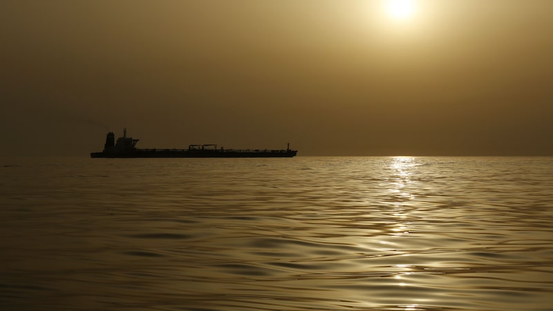 Arabia Saudita bombea petróleo al máximo por oleoducto Este-Oeste para evitar cierre de Ormuz Arabia Saudita bombea petróleo al máximo por oleoducto Este-Oeste para evitar cierre de Ormuz