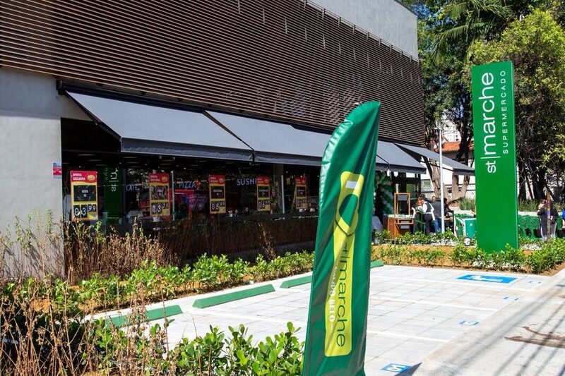 Unidade da rede de supermercado premium St. Marché Unidade da rede de supermercado premium St. Marché