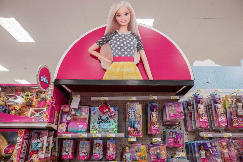 Las ventas totales cayeron un 1,1% el año pasado en medio de una débil demanda de juguetes. Las ventas totales cayeron un 1,1% el año pasado en medio de una débil demanda de juguetes.