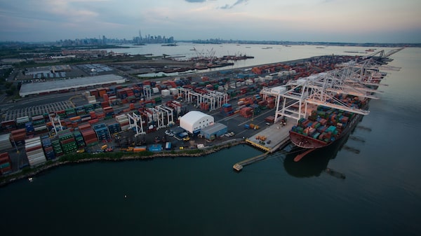 Tras accidente en Baltimore, puertos de la costa este de EE.UU. se esfuerzan por absorber la carga Tras accidente en Baltimore, puertos de la costa este de EE.UU. se esfuerzan por absorber la carga