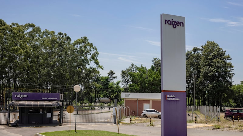 Raízen está perto de vender refinaria e postos na Argentina à Mercuria, dizem fontes Raízen está perto de vender refinaria e postos na Argentina à Mercuria, dizem fontes