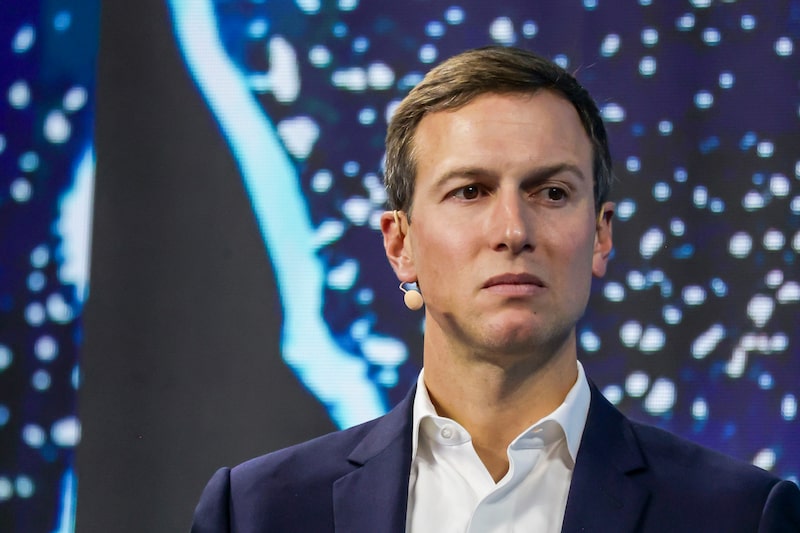 Affinity, de Jared Kushner, se retira de la batalla por la adquisición de Warner Bros. Affinity, de Jared Kushner, se retira de la batalla por la adquisición de Warner Bros.