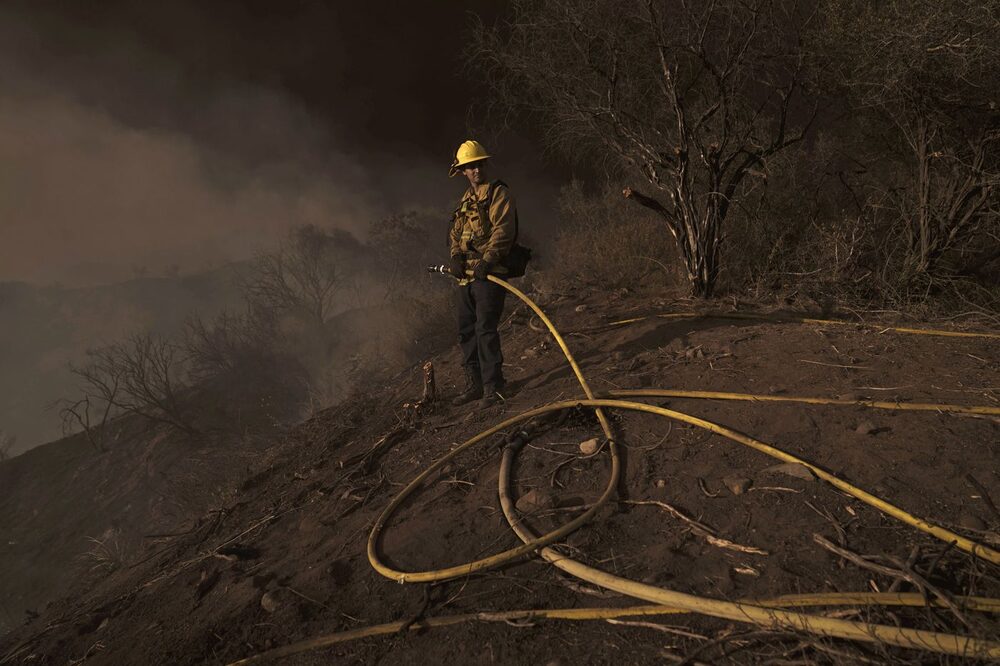 Los Ángeles, 15 de mayo. Un incendio de matorrales de rápido crecimiento estalló cerca del barrio de Pacific Palisades a mediados de mayo, provocando evacuaciones. Eric Thayer/Bloomberg Los Ángeles, 15 de mayo. Un incendio de matorrales de rápido crecimiento estalló cerca del barrio de Pacific Palisades a mediados de mayo, provocando evacuaciones. Eric Thayer/Bloomberg