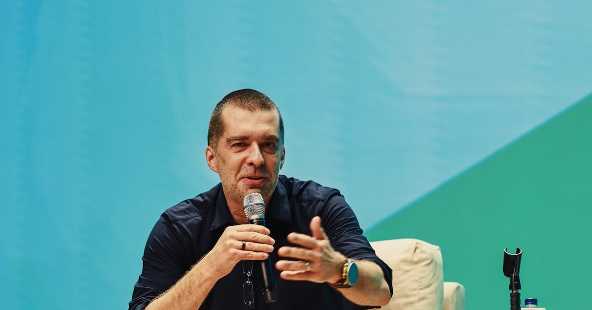 Mat Velloso alerta que Brasil sofre colonização digital na corrida da IA