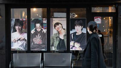 Gravadora do BTS quer adquirir rival para manter brilho do K-pop Gravadora do BTS quer adquirir rival para manter brilho do K-pop