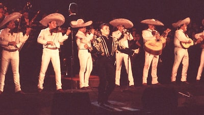 Juan Gabriel vuelve al cine tras 10 años de su muerte con material inédito de su histórico concierto en Bellas Artes Juan Gabriel vuelve al cine tras 10 años de su muerte con material inédito de su histórico concierto en Bellas Artes
