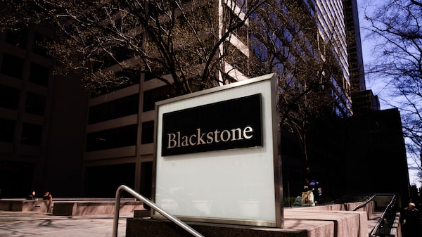 Blackstone lanzará su primer fondo de cobertura para “minimillonarios” Blackstone lanzará su primer fondo de cobertura para “minimillonarios”
